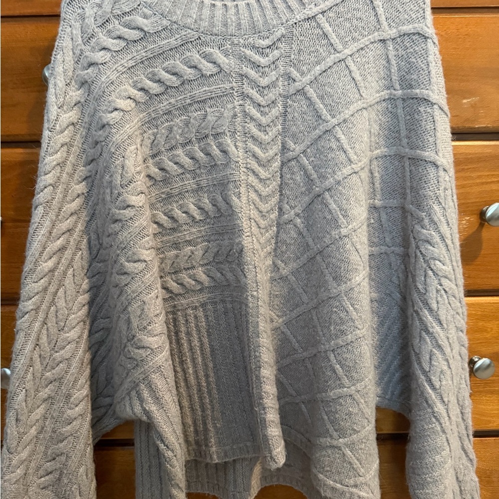 Abercrombie & Fitch Beige Cable Knit Sweater - Picture 4 of 9